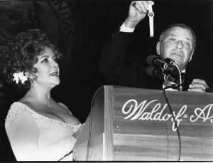 Elizabeth Taylor, Frank Sinatra 1983,  NYC.jpg